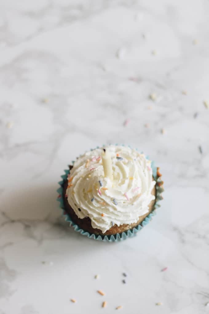 How to Make Fortune Cupcakes (Free Printable!)