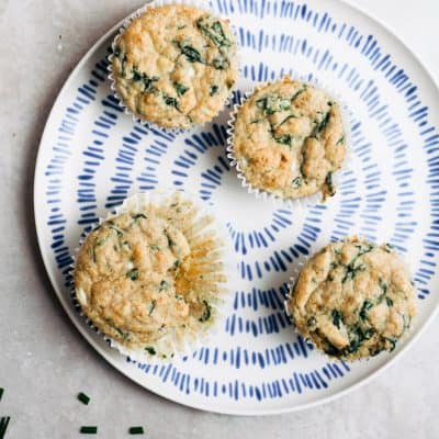 Kid-Friendly Spinach Muffins for a Sandwich-Free Lunchbox | Add Some Veg - an easy, freezer-friendly lunchbox recipe (also great for breakfasts or snacks) that is a kid-friendly way of getting some greens into kids. Simple sandwich-free lunch option. #sugarfree #vegetarian #addsomeveg #spinach #muffins #lunchbox