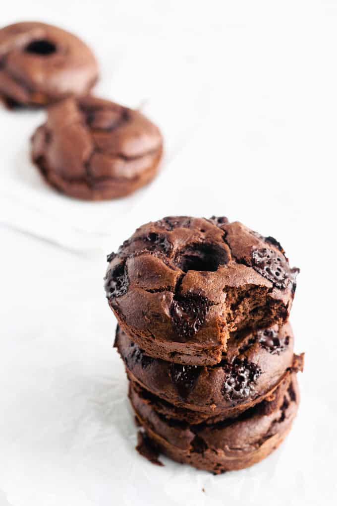 How to Make Secretly Healthy Chocolate Blender Donuts | Add Some Veg - these chocolate donuts are packed with nutrients, they contain no flour, are refined sugar free, and even have some sneaky veg chucked in for good measure. But don't worry, they still taste delicious! #addsomeveg #veggieloaded #sugarfree #dairyfree #glutenfree #lowcarb #chocolate