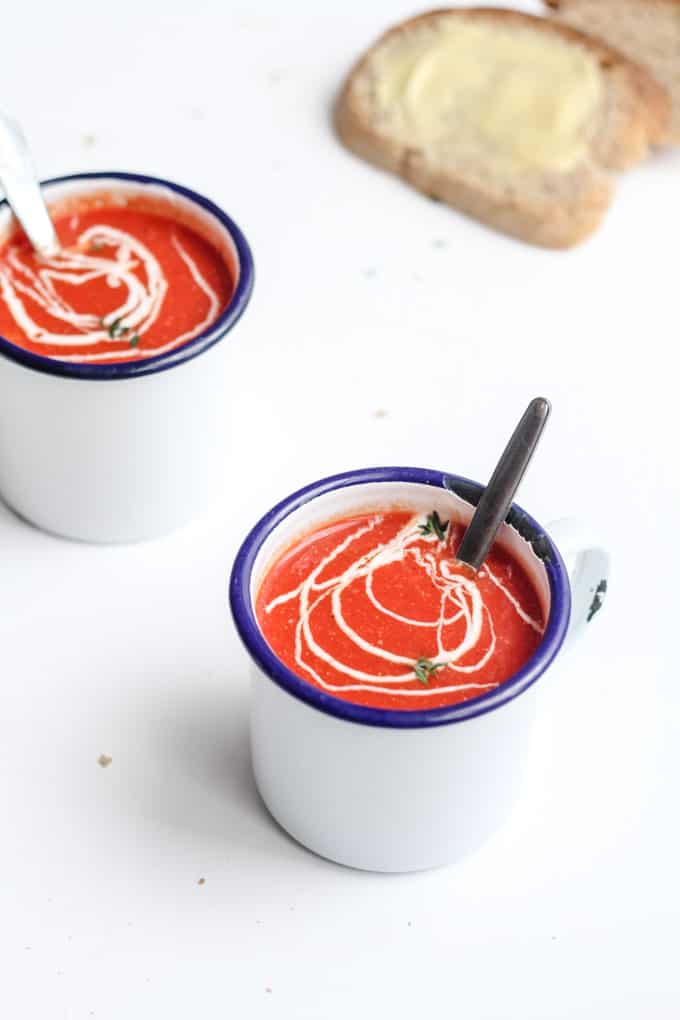 15 Minute Red Pepper Soup | Add Some Veg - the easiest soup EVER, this immune-boosting, vitamin-C packed soup is made with 3 storecupboard ingredients in just 15 minutes! #vegan #glutenfree #sugarfree #soup #15mins #onepot